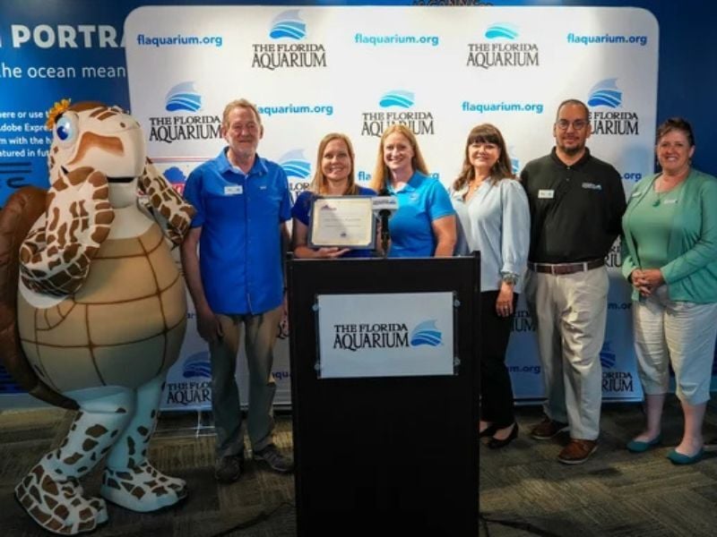 florida-aquarium-hurricane-support